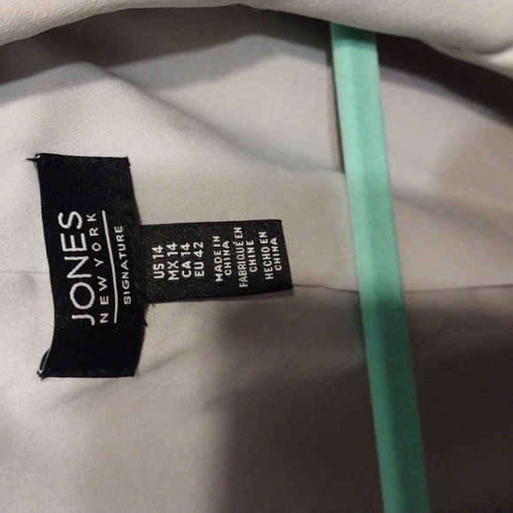 Jones New York Blazer - Picture 2 of 3